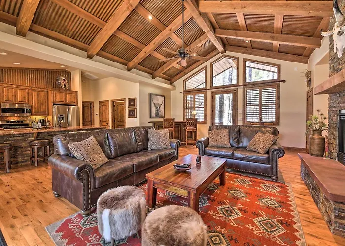 Holiday home Deck + Fire Pit: Family-friendly Lakeside Retreat