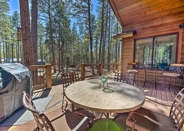 Deck + Fire Pit: Family-friendly Lakeside Retreat Sponseller