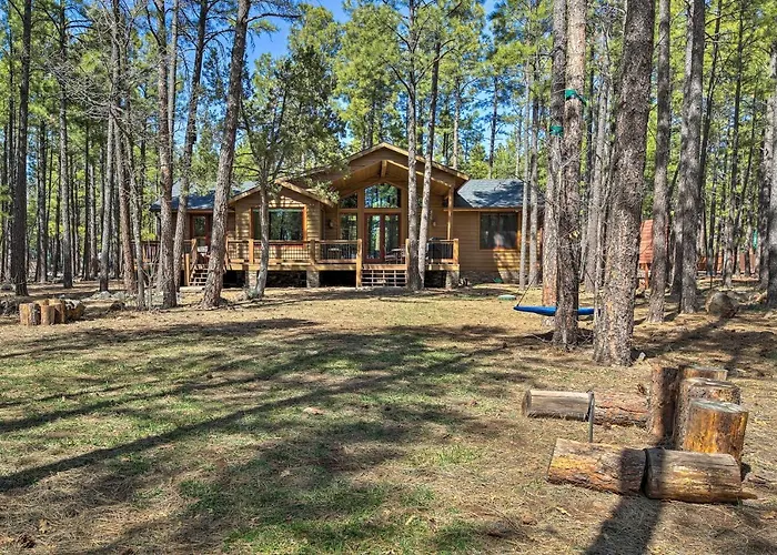 Holiday home Deck + Fire Pit: Family-friendly Lakeside Retreat