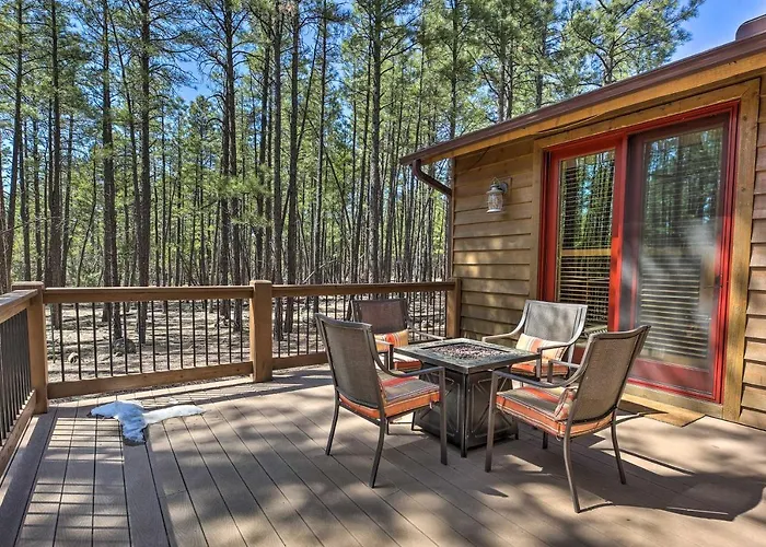 Deck + Fire Pit: Family-friendly Lakeside Retreat Sponseller